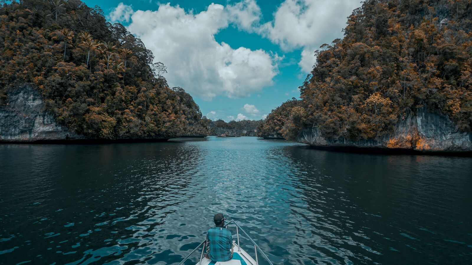 Sony E 16-50mm F3.5-5.6 PZ OSS sample photo. Ocean, caribbean, summer photography