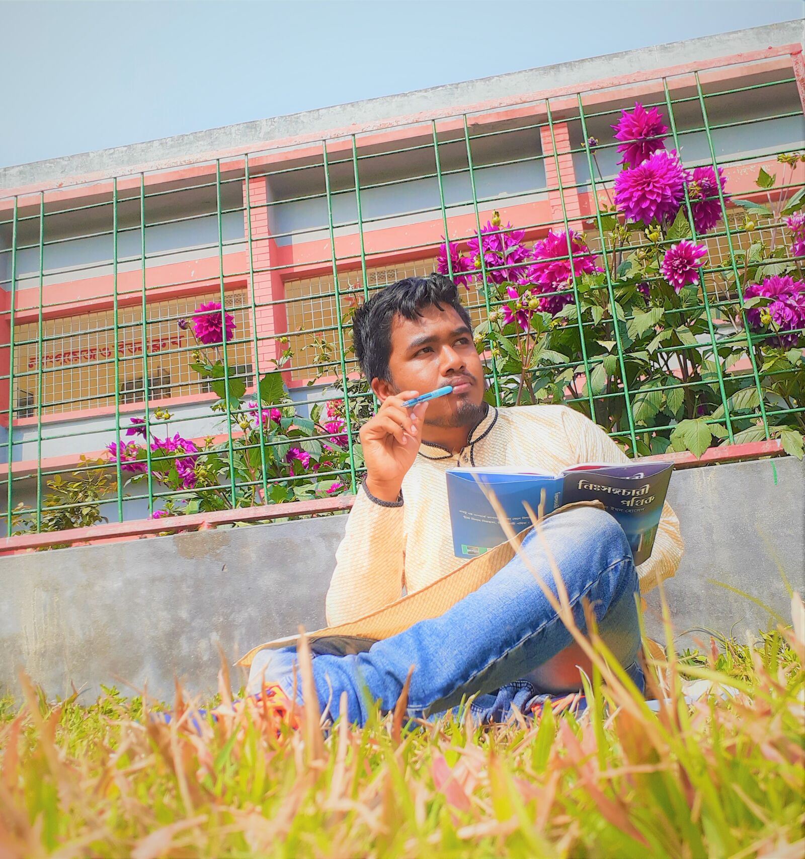 Samsung Galaxy A20 sample photo. College garden, flower, alone photography