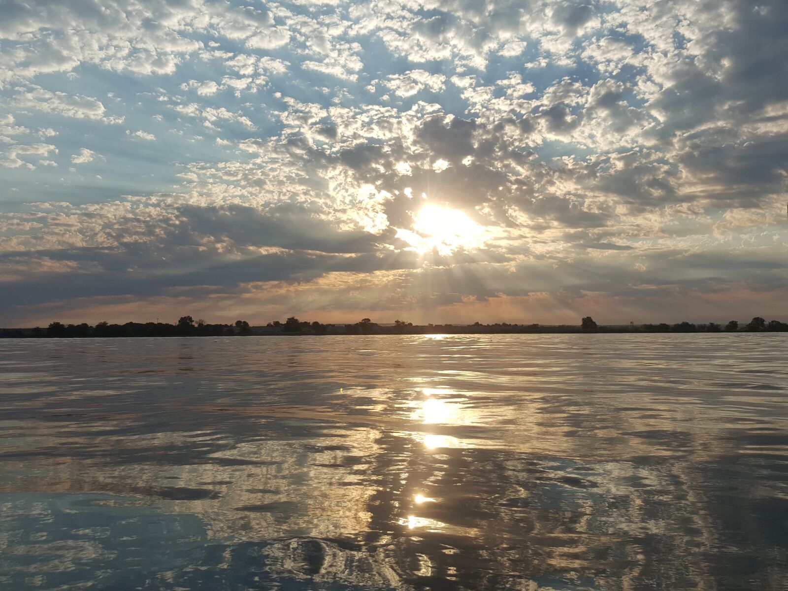 Samsung Galaxy Note5 sample photo. Sunrise, boating, shore photography