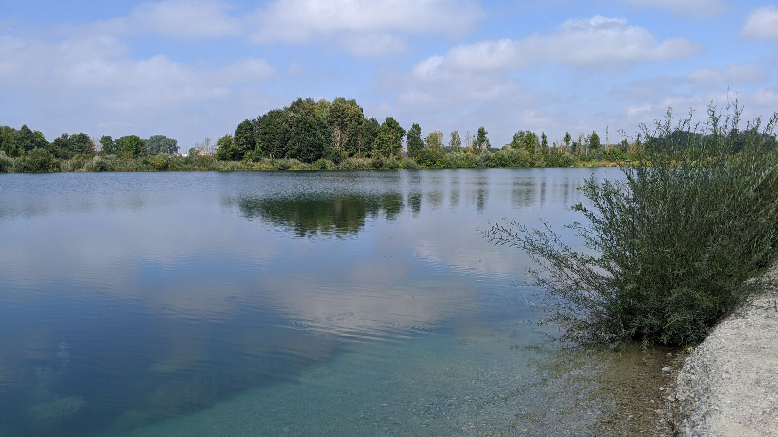 Google Pixel 3 sample photo. Lake, swim, summer photography