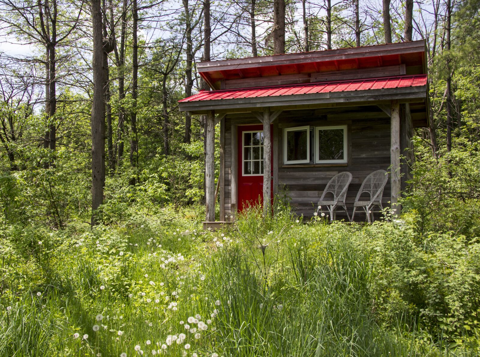 Canon EF-S 17-85mm F4-5.6 IS USM sample photo. Wood, house, outdoors photography
