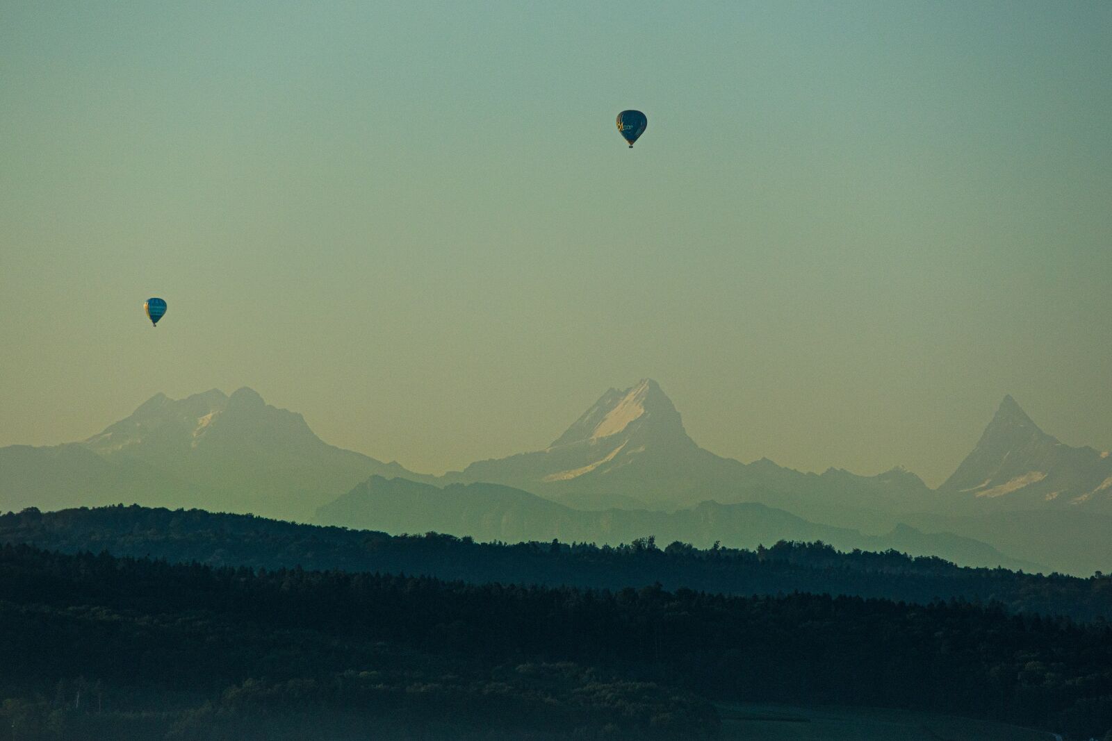 Canon EOS R sample photo. Alpine, mountains, hot air photography