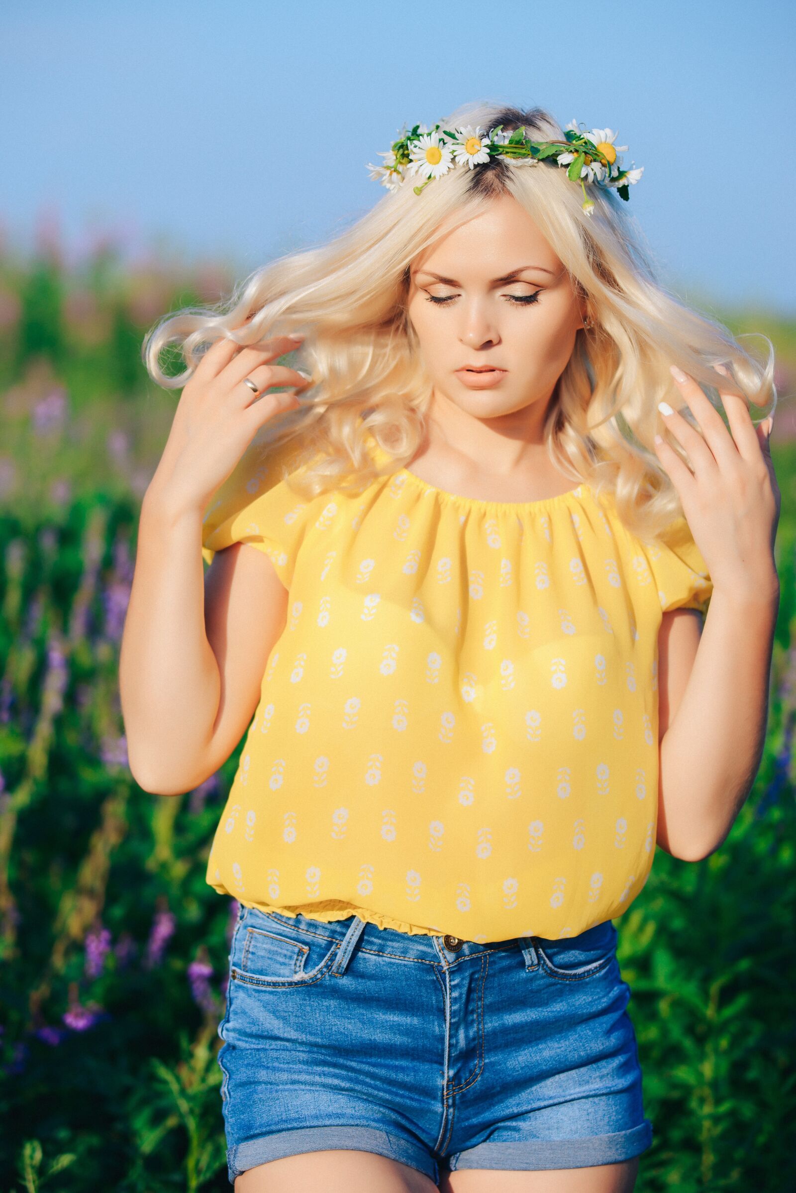 Nikon D800 sample photo. Girl, wreath, flowers photography