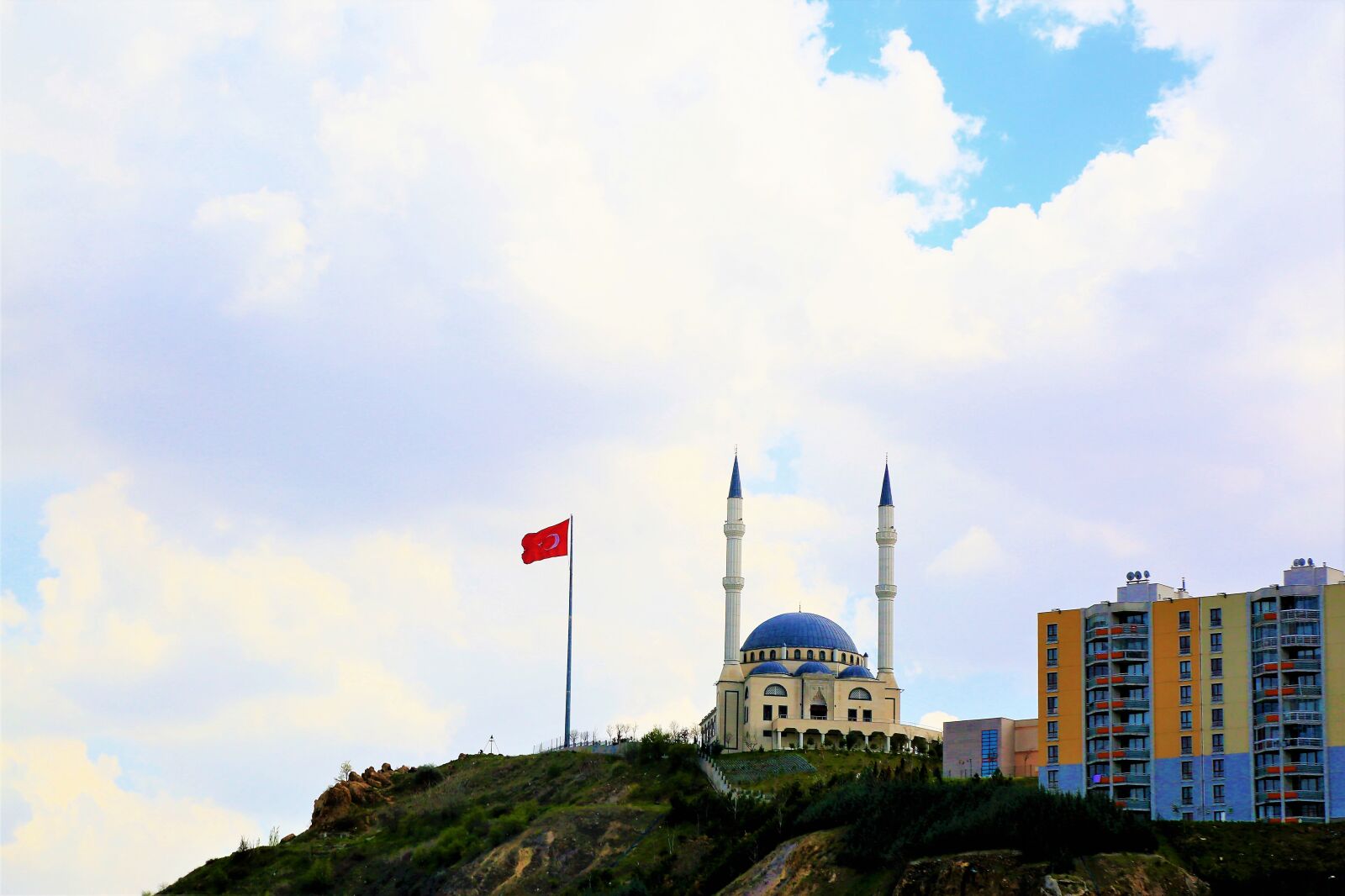 Canon EOS 5D Mark III sample photo. Architecture, cami, building photography