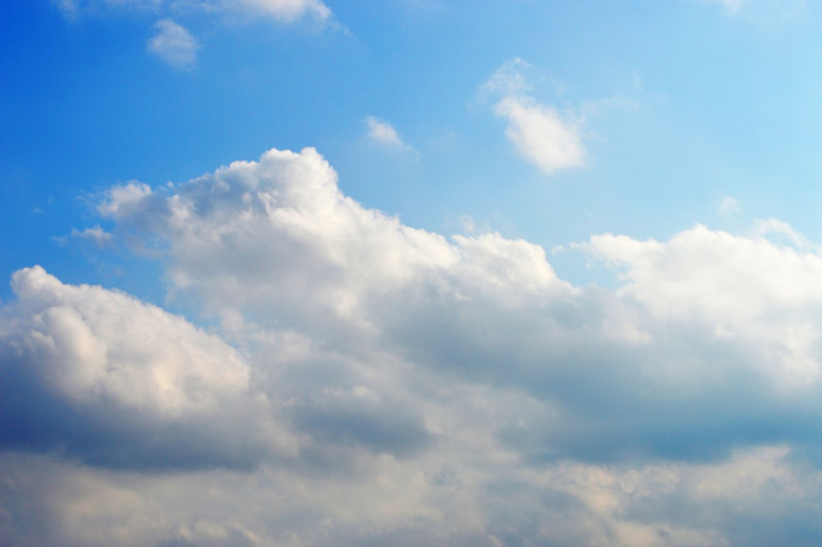 Nikon D3200 sample photo. Sky with clouds, white photography