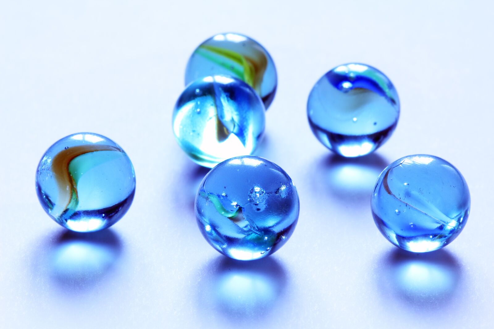 Canon EOS 550D (EOS Rebel T2i / EOS Kiss X4) sample photo. Balls, blue, children, s photography