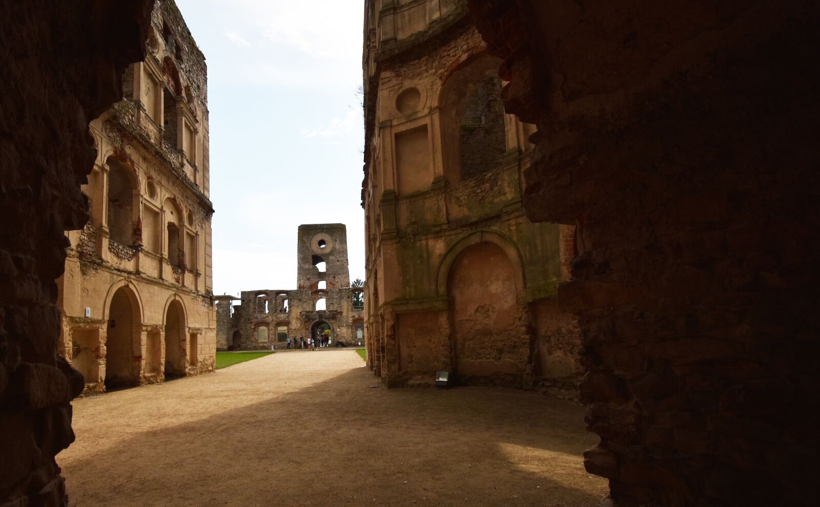 Nikon D3500 sample photo. Crosstopor, castle in dressage photography
