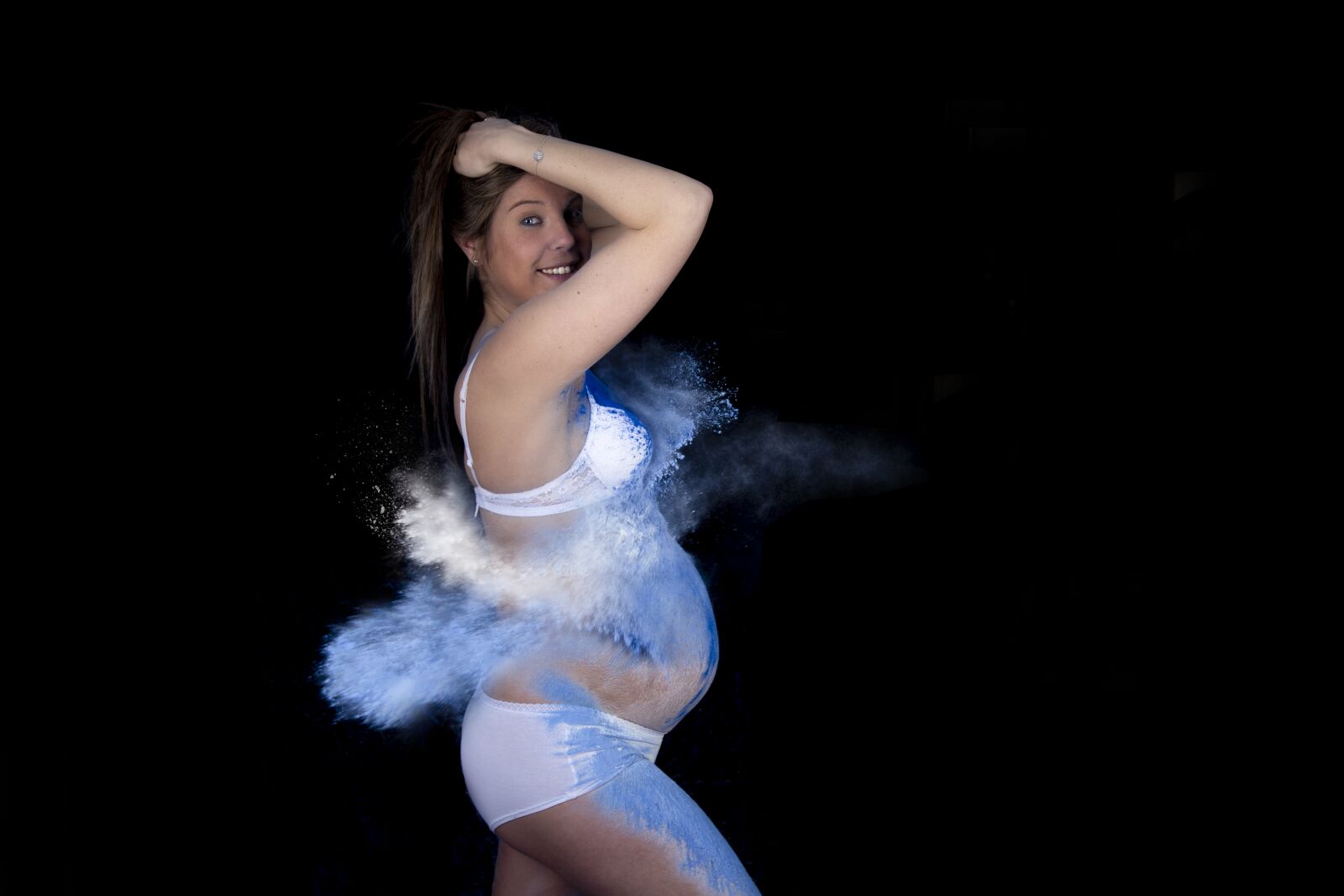 Canon EOS 6D + Canon EF 24-105mm F4L IS USM sample photo. Pregnant, portrait, women photography