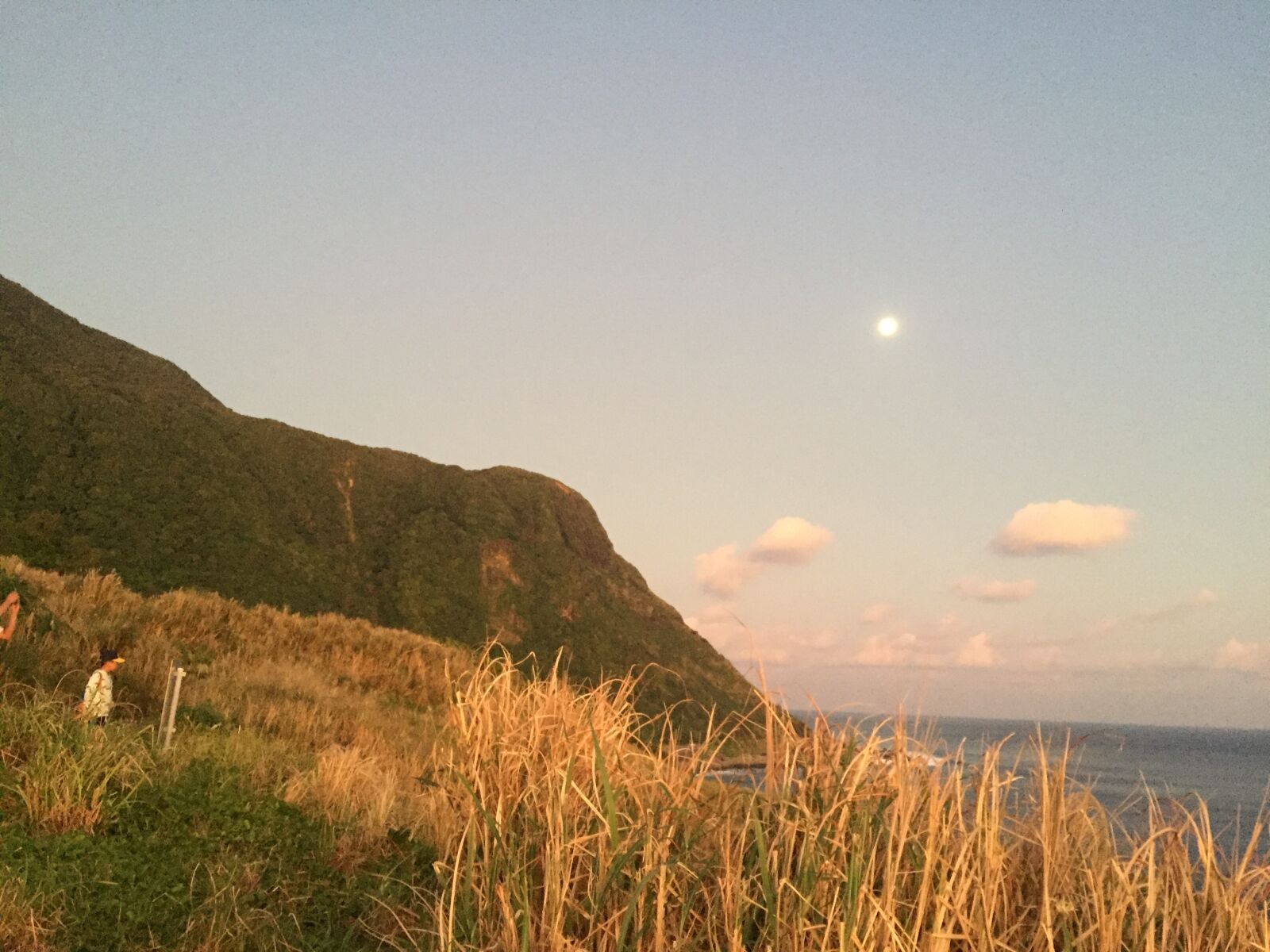 iPhone 6 back camera 4.15mm f/2.2 sample photo. Island, sunset, sea photography