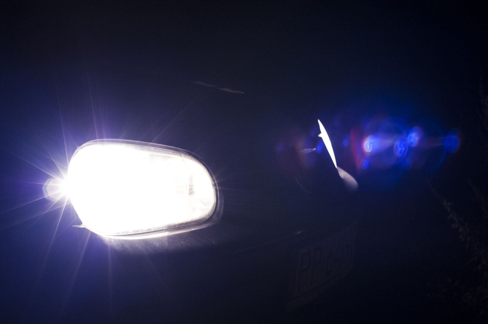 KONICA MINOLTA DYNAX 7D sample photo. Car, light photography