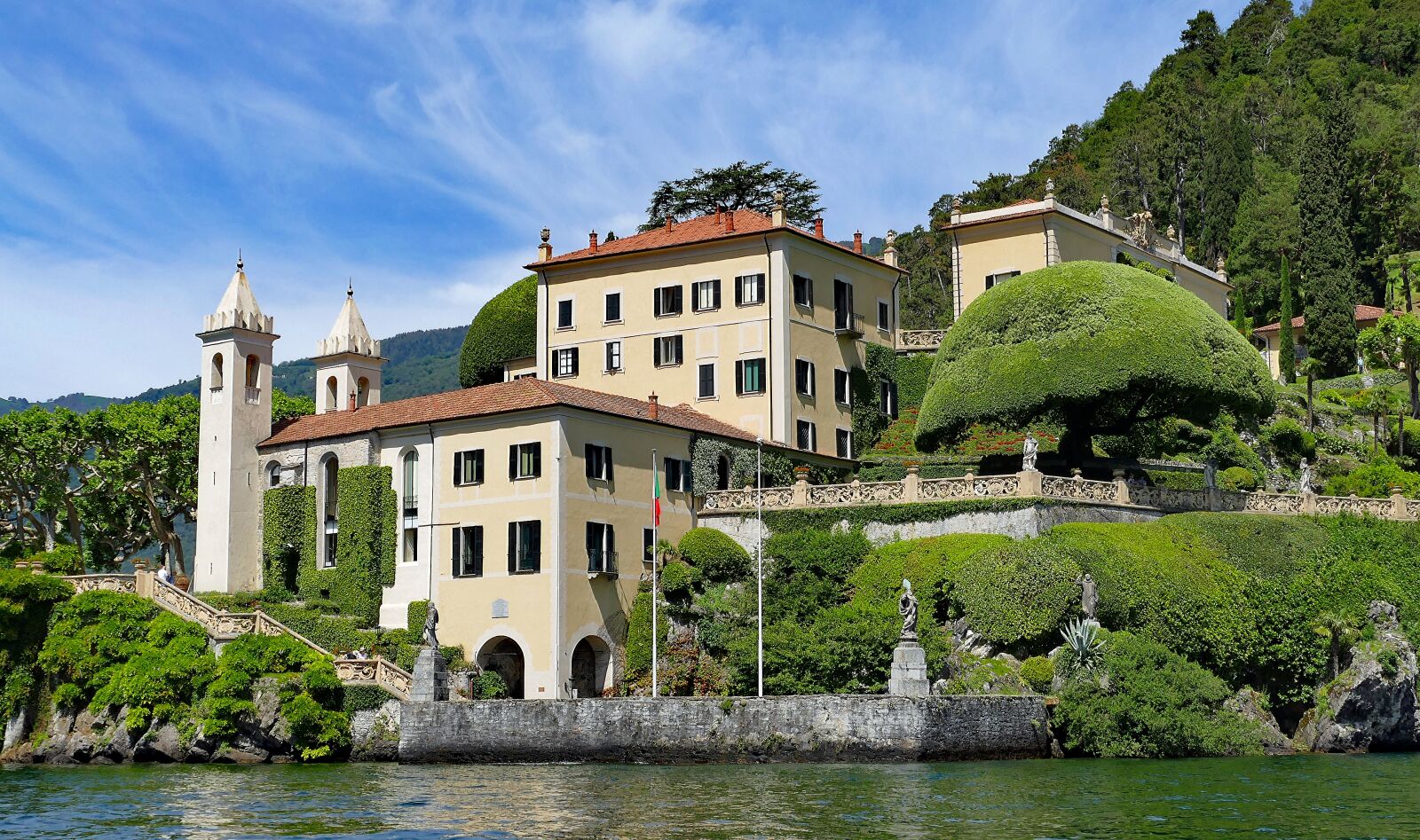 Panasonic Lumix DMC-FZ1000 sample photo. Italy, lake como, villa photography