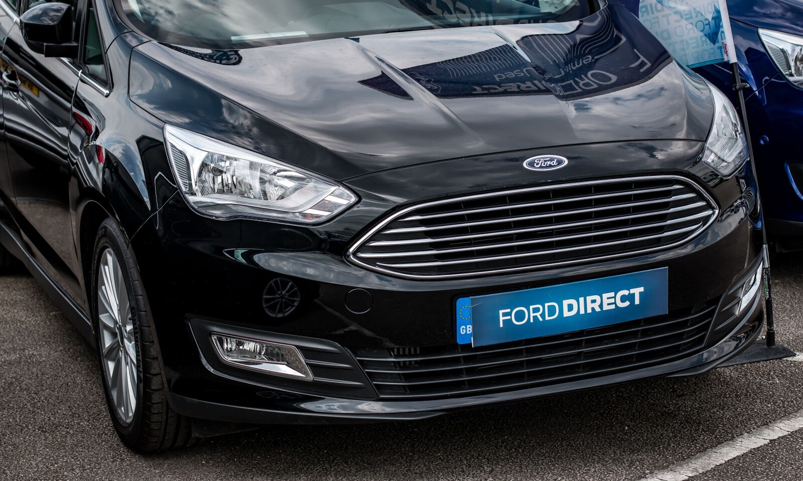 Canon EF 50mm F1.4 USM sample photo. Ford, car, modern photography