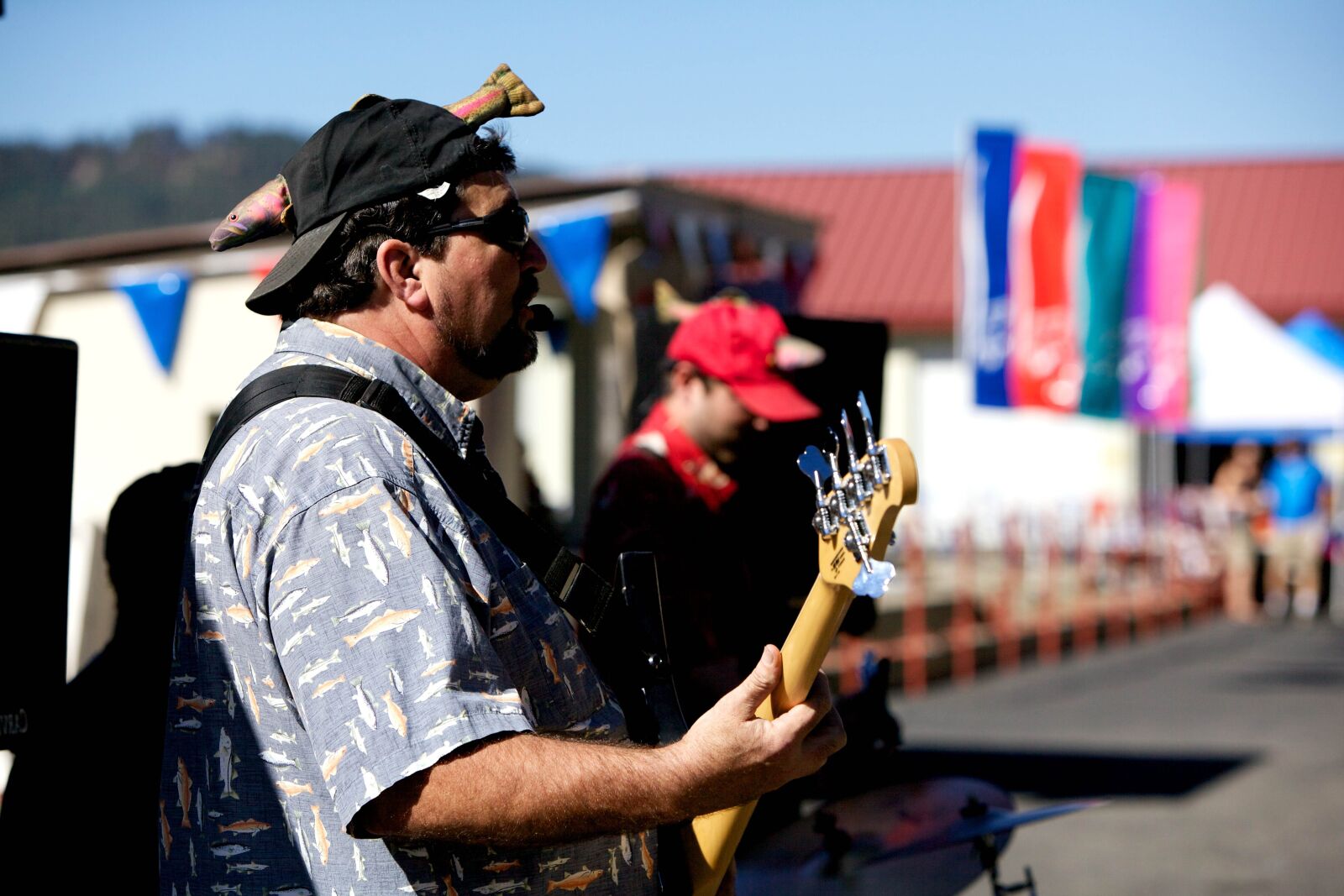 Canon EOS 5D Mark II sample photo. Street, music, players photography