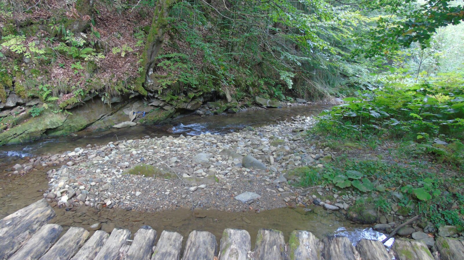 Sony Cyber-shot DSC-H400 sample photo. River, mountain, landscape photography