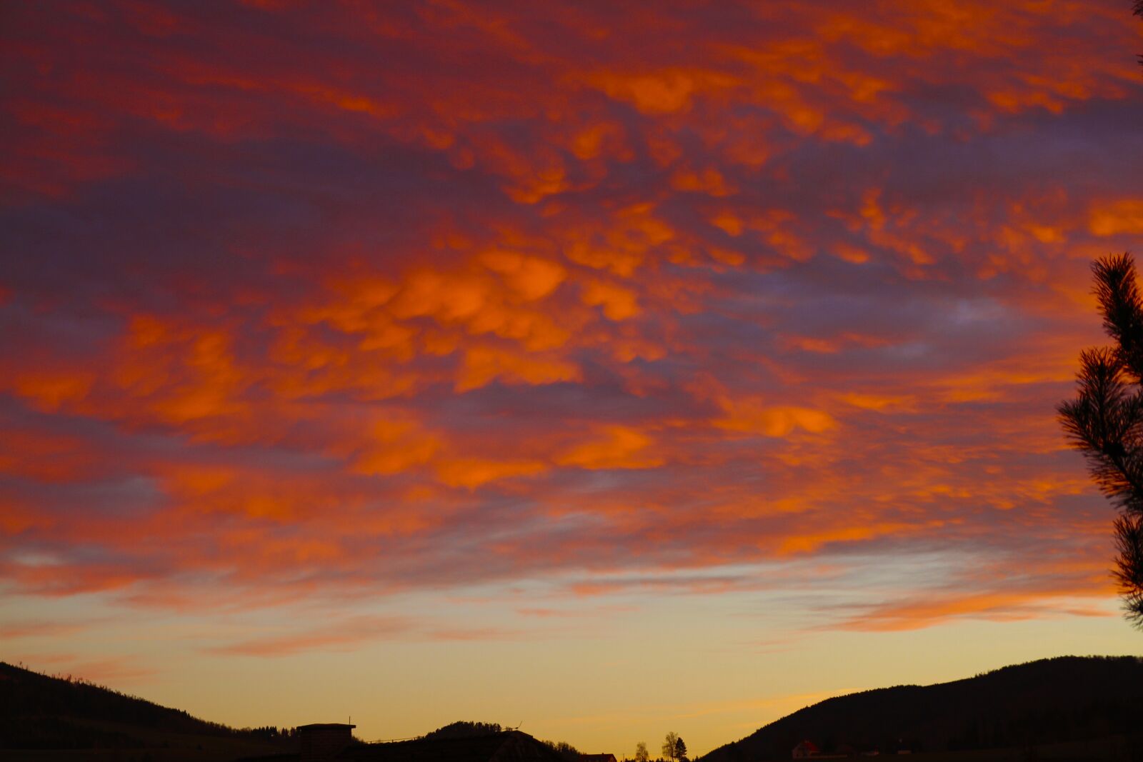 Canon EOS 7D sample photo. Sky, red, mountain photography