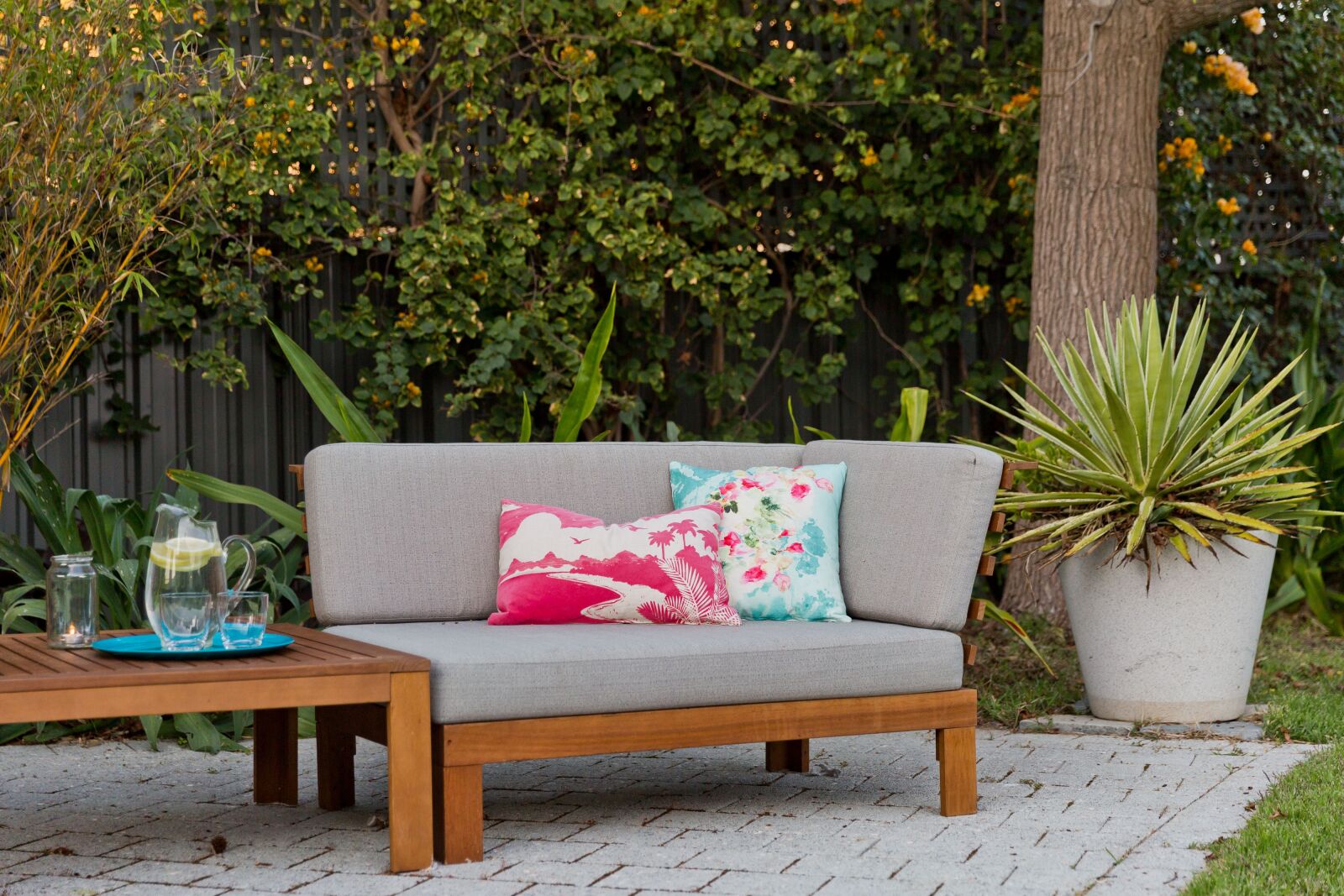 Canon EF 24-70mm F2.8L II USM sample photo. Alfresco, entertaining, lifestyle photography