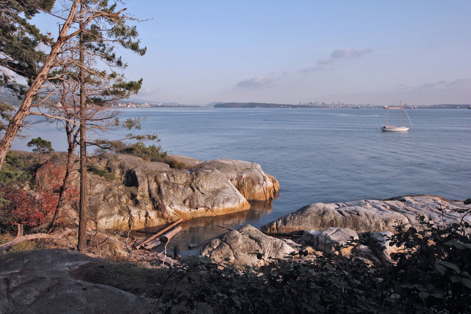 Canon EOS 60D sample photo. Cliff, beach, ocean photography