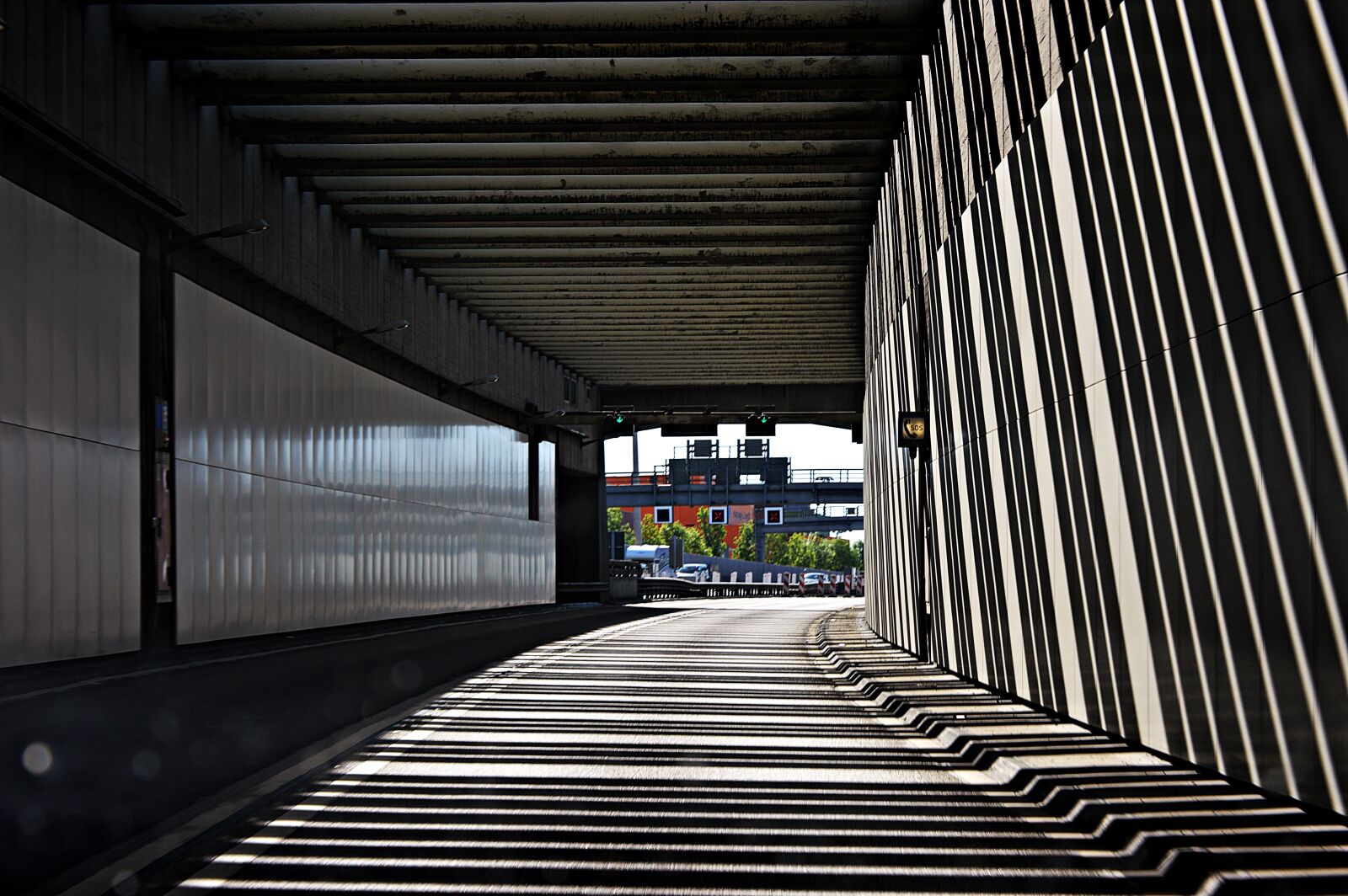 Nikon D3200 sample photo. Elbe tunnel, hamburg, tunnel photography