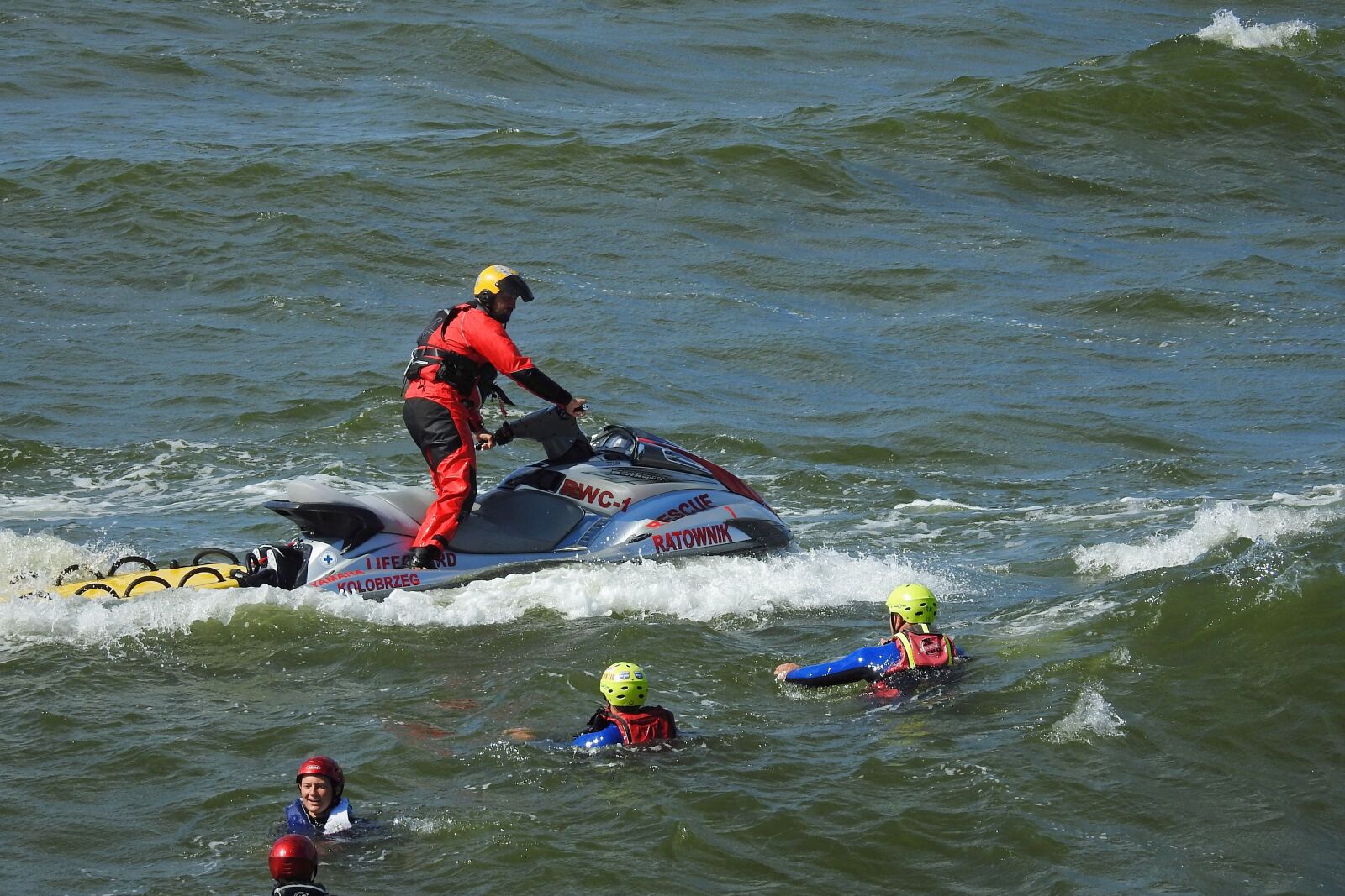 Nikon Coolpix P900 sample photo. Lifesaver, exercise, sea photography