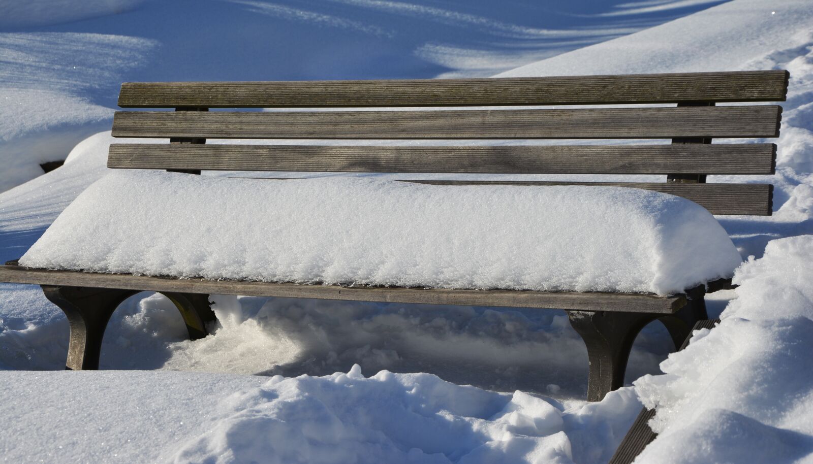 Nikon D5200 sample photo. Winter, snow, bank photography