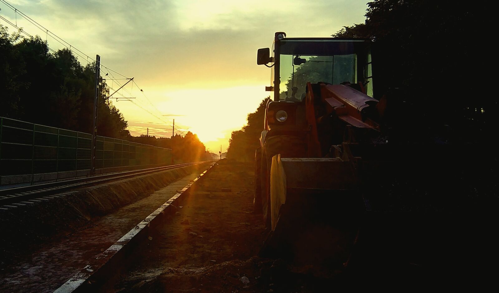 HTC DESIRE 620 sample photo. Excavator, night, sunrise, tracks photography