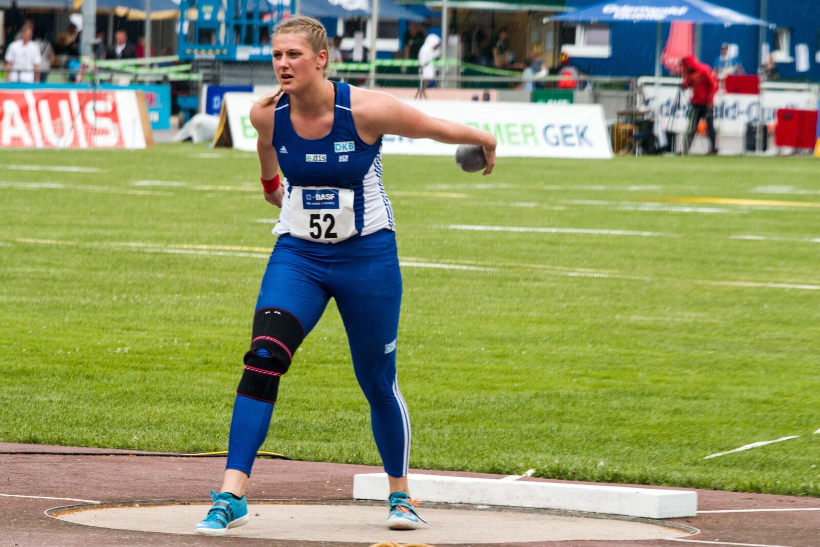 Canon EOS 70D + Canon EF 70-200mm F4L USM sample photo. Athletics, ball butt, sport photography