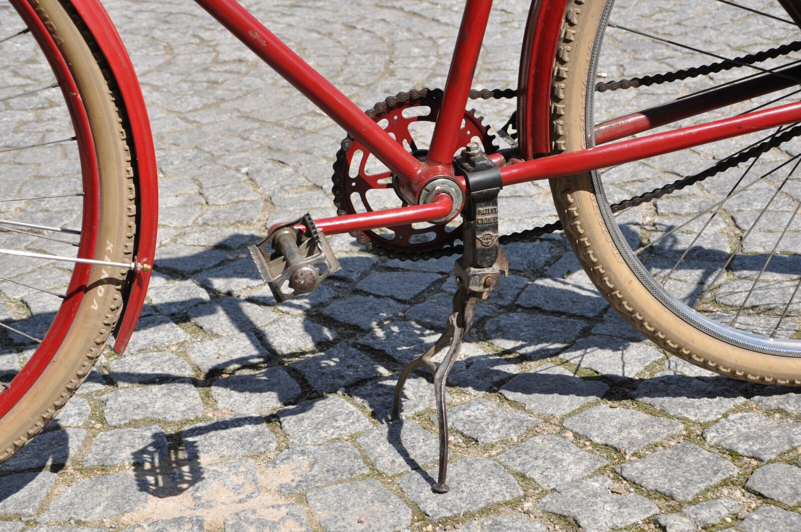 Nikon D5000 sample photo. Bike, pedal, weekend photography