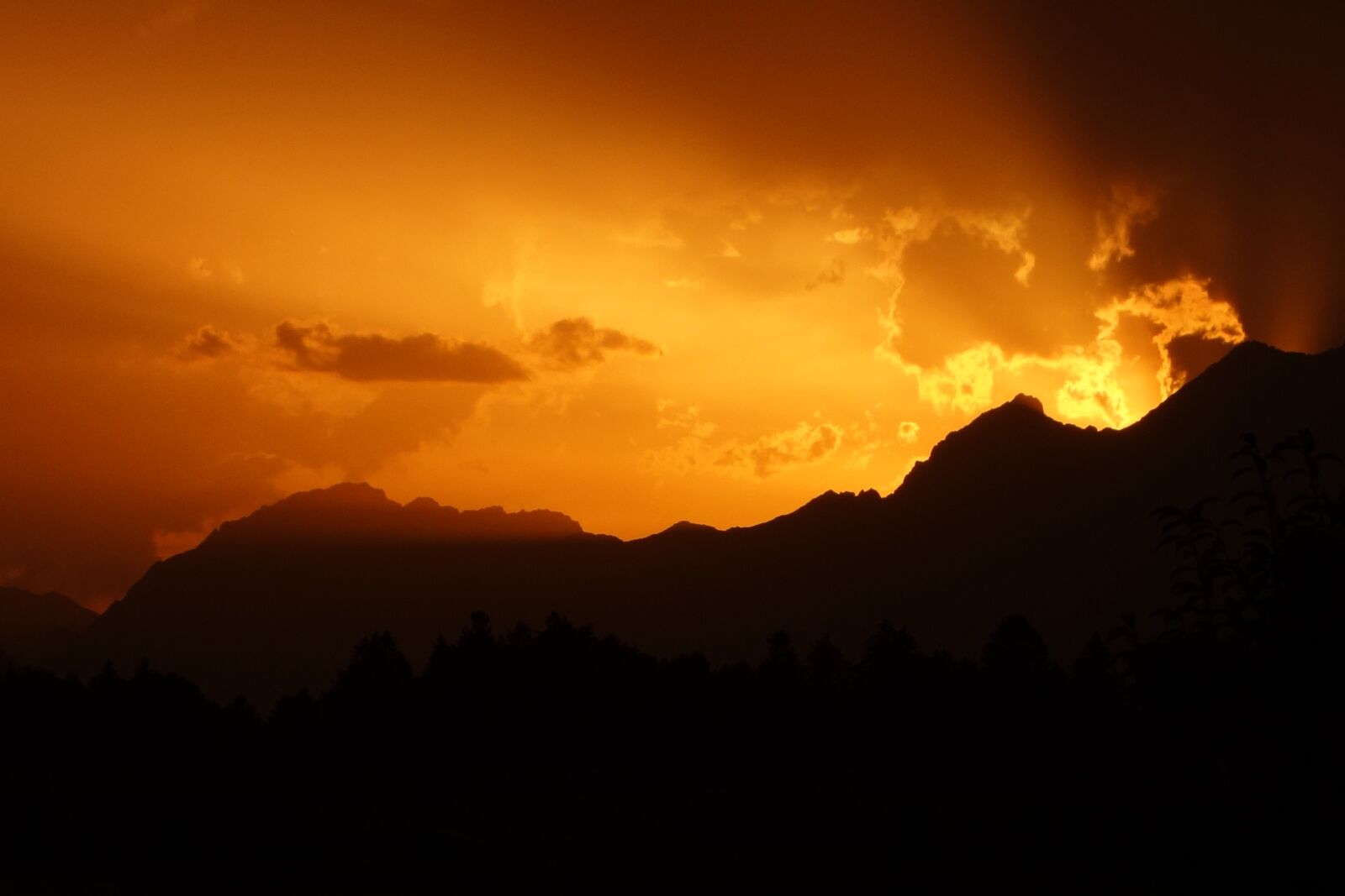 Sony Cyber-shot DSC-RX100 sample photo. Sunset, mountain, sonnenuntergang photography