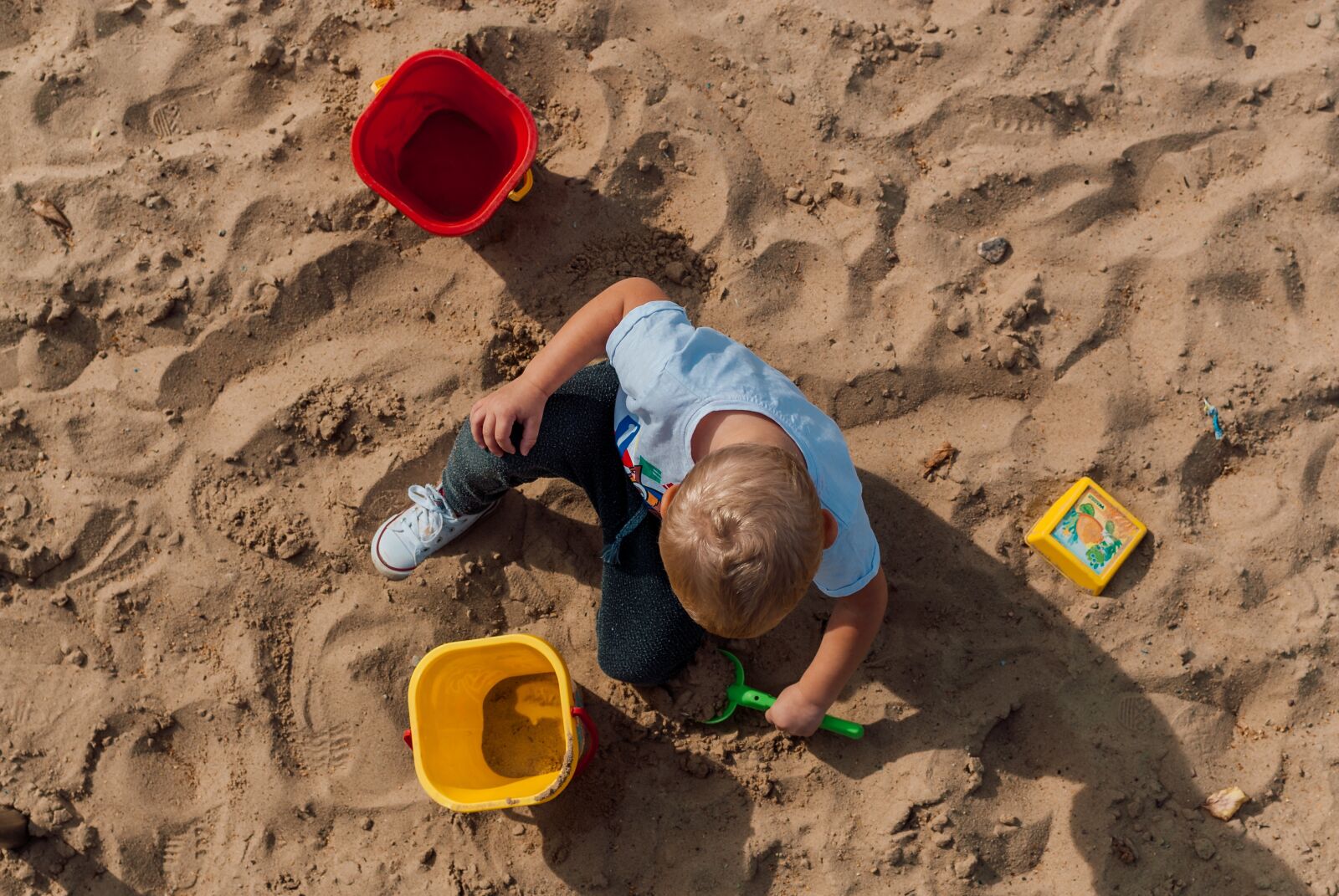 Nikon D200 sample photo. Sand, fun, boy photography