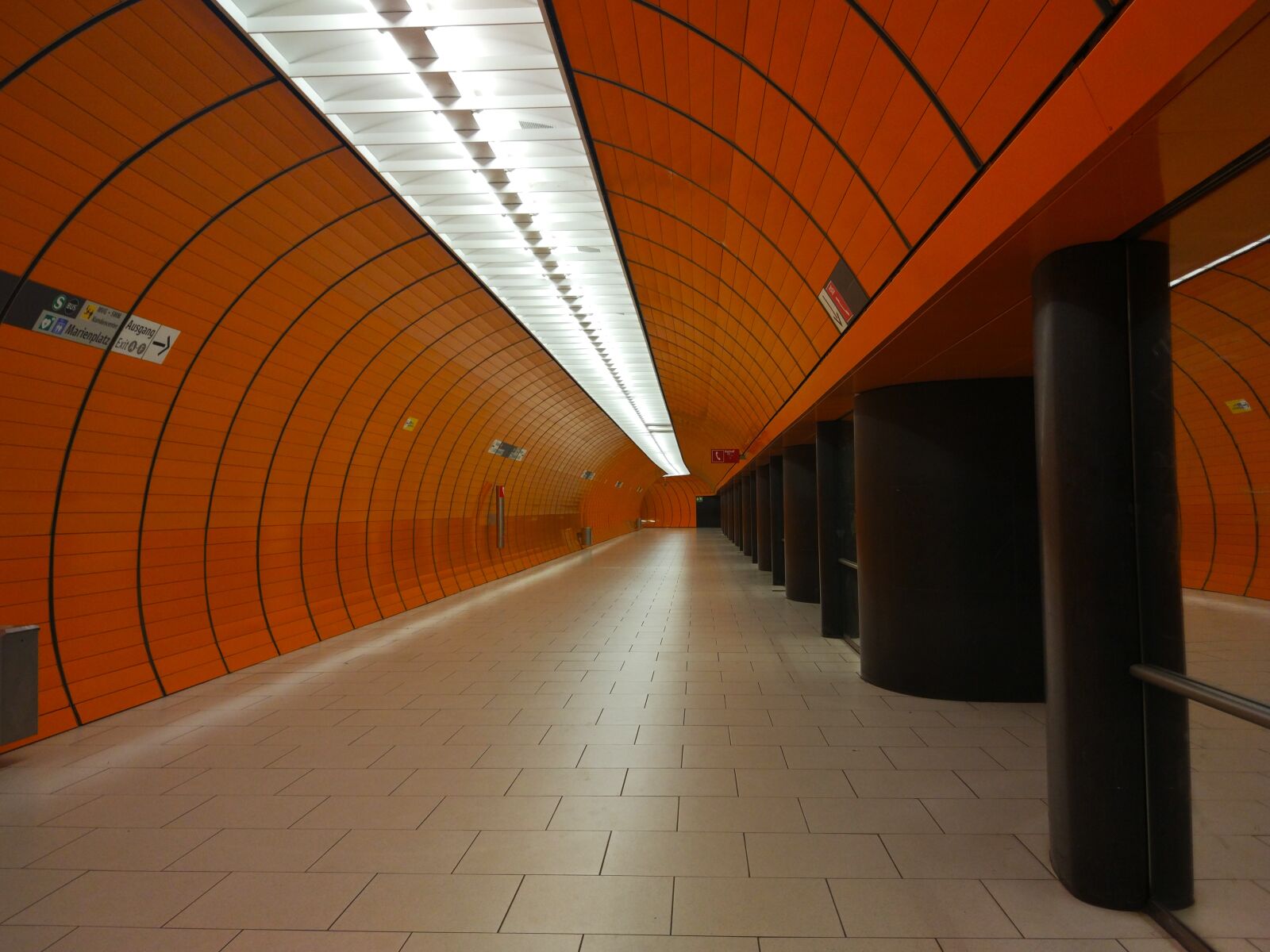 Xiaomi MI 5 sample photo. Metro, station, orange photography