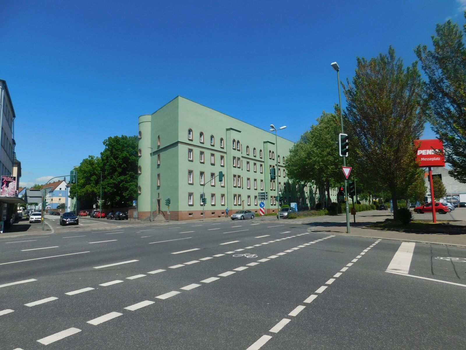 Nikon Coolpix B500 sample photo. Kaiserslautern, green block, junction photography