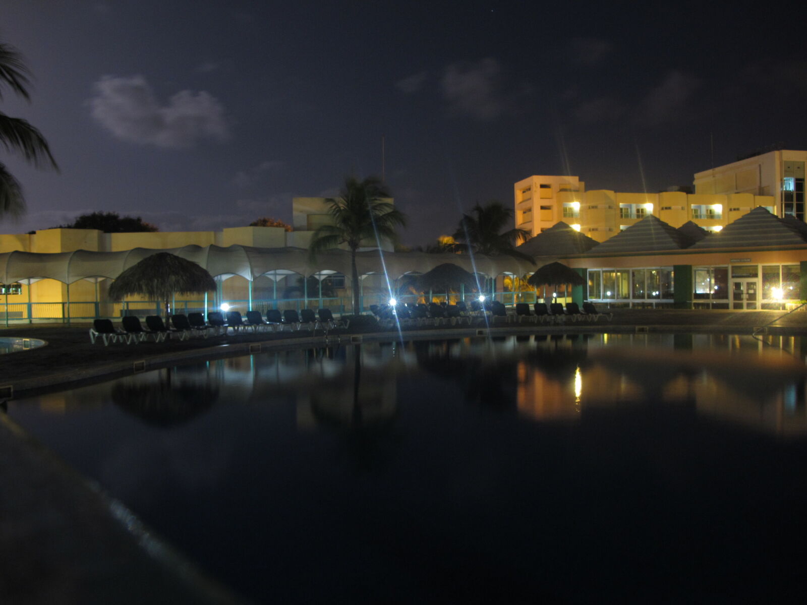Canon PowerShot G11 sample photo. Hotel, night photography