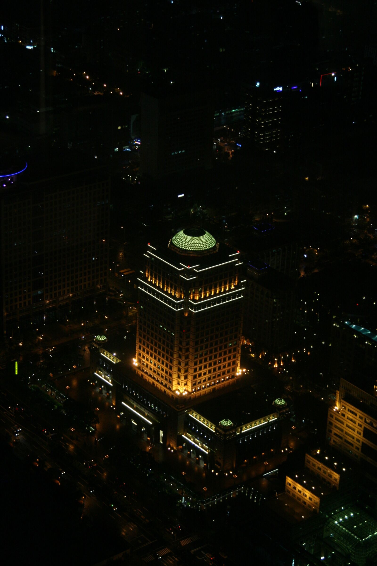 Canon EOS 30D sample photo. Taiwan, night, building photography
