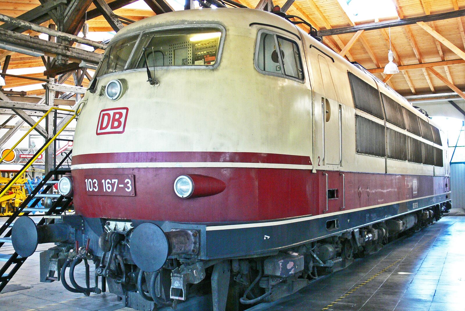 Panasonic DMC-FZ30 sample photo. Quick driving locomotive, br103 photography