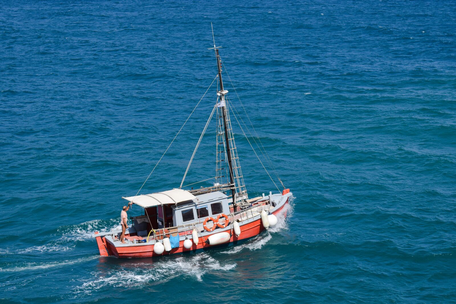 Nikon D3300 sample photo. Boat, departure, travel photography