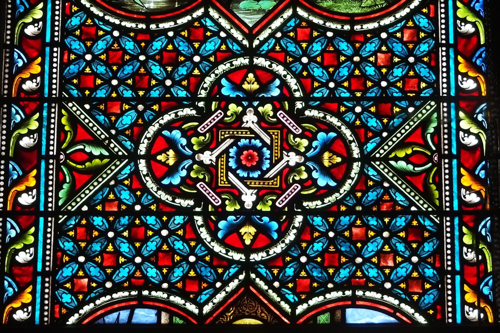 Sony DSC-HX90 sample photo. Stained glass windows, colors photography