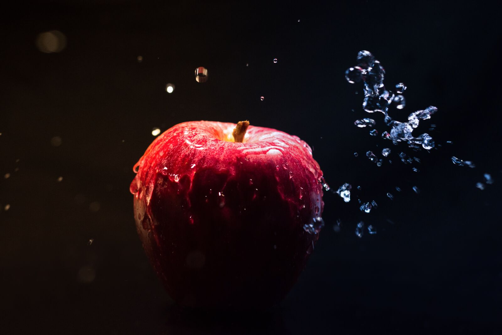 Nikon D7200 sample photo. Apple, fresh, water photography