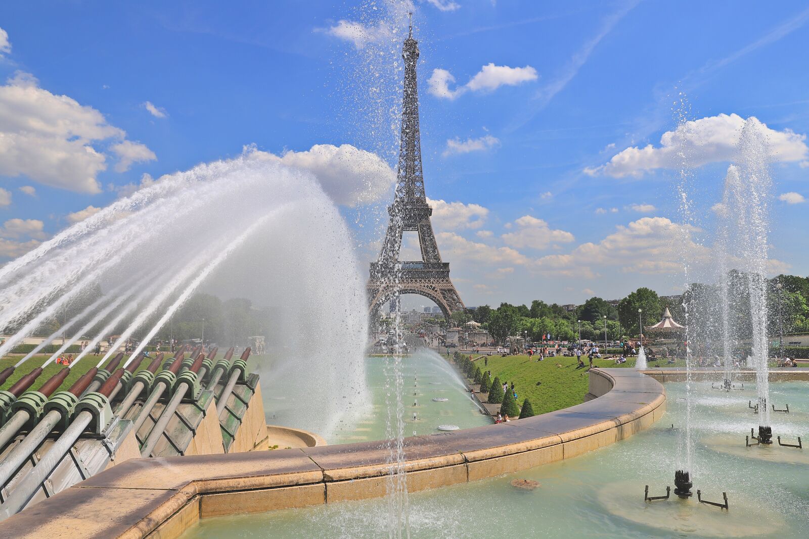 Canon EOS 6D Mark II sample photo. Eiffel tower, paris, architecture photography