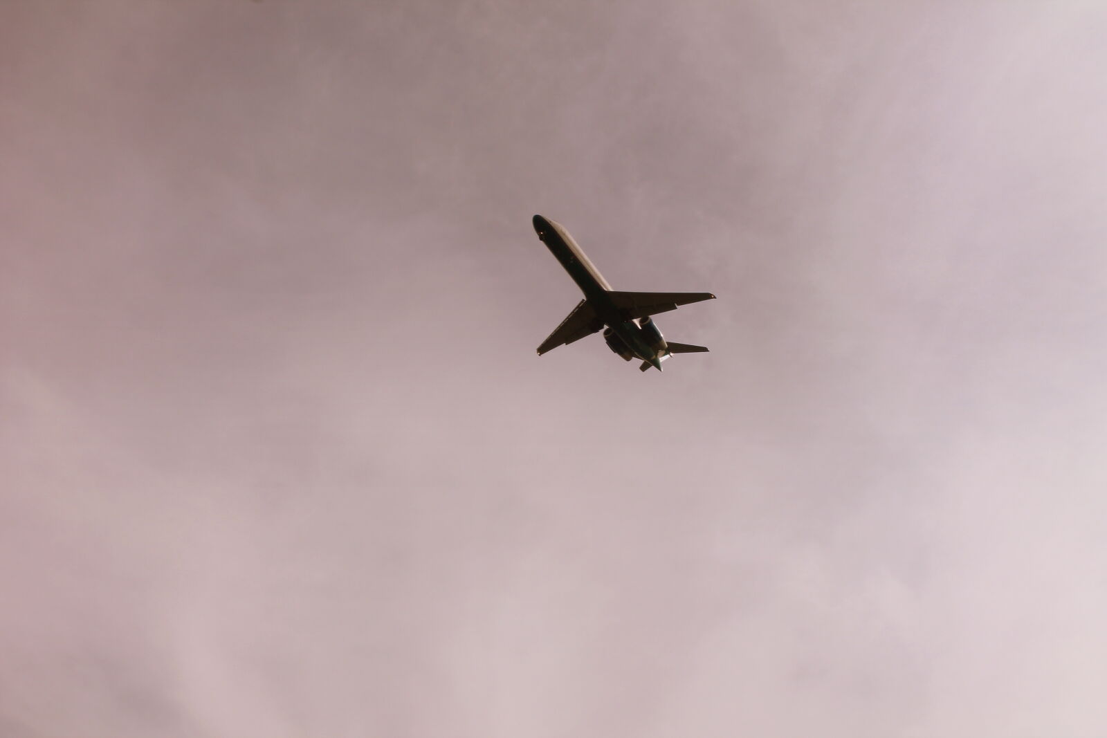 Canon EOS 1100D (EOS Rebel T3 / EOS Kiss X50) sample photo. Sky, traveling, airport, airplane photography