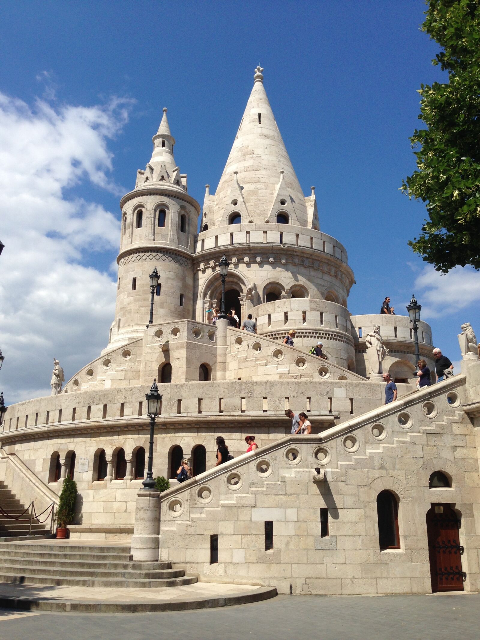 iPhone 5 back camera 4.12mm f/2.4 sample photo. Budapest, hungary, architecture photography
