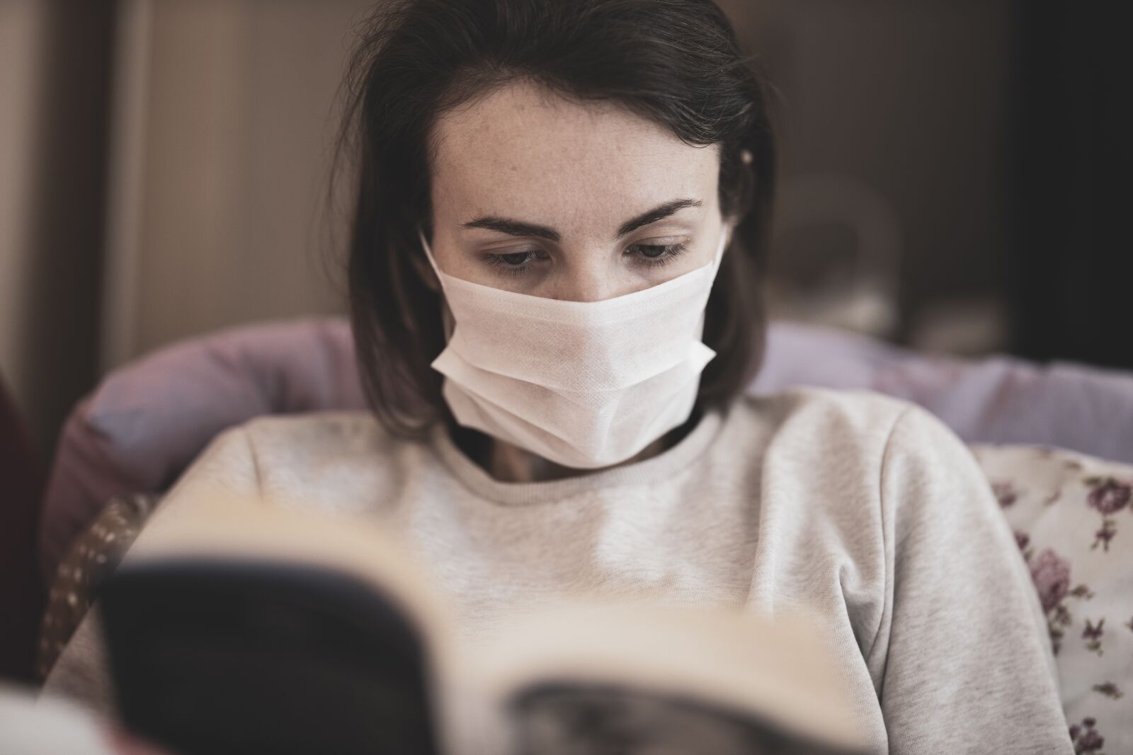 Canon EOS R + Canon RF 85mm F1.2L USM sample photo. Coronavirus, virus, patient photography