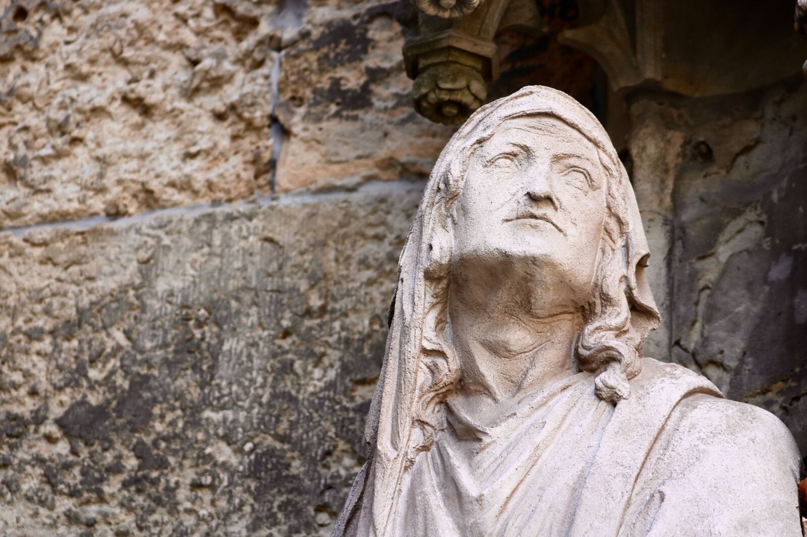Canon EF75-300mm f/4-5.6 sample photo. Sculpture, stone, holy photography