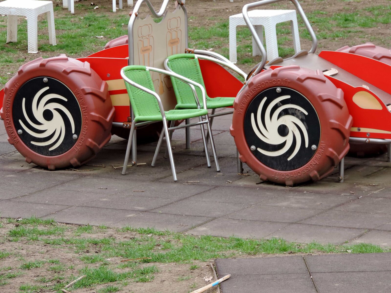 Nikon Coolpix P520 sample photo. Furniture, playground, toy, car photography