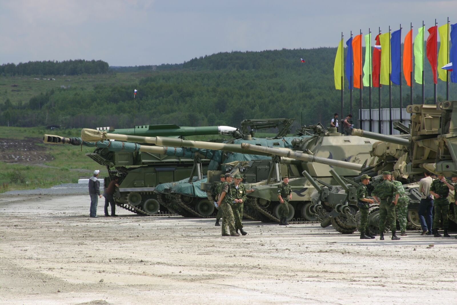 Canon EOS 300D (EOS Digital Rebel / EOS Kiss Digital) sample photo. Tank, russia, military photography