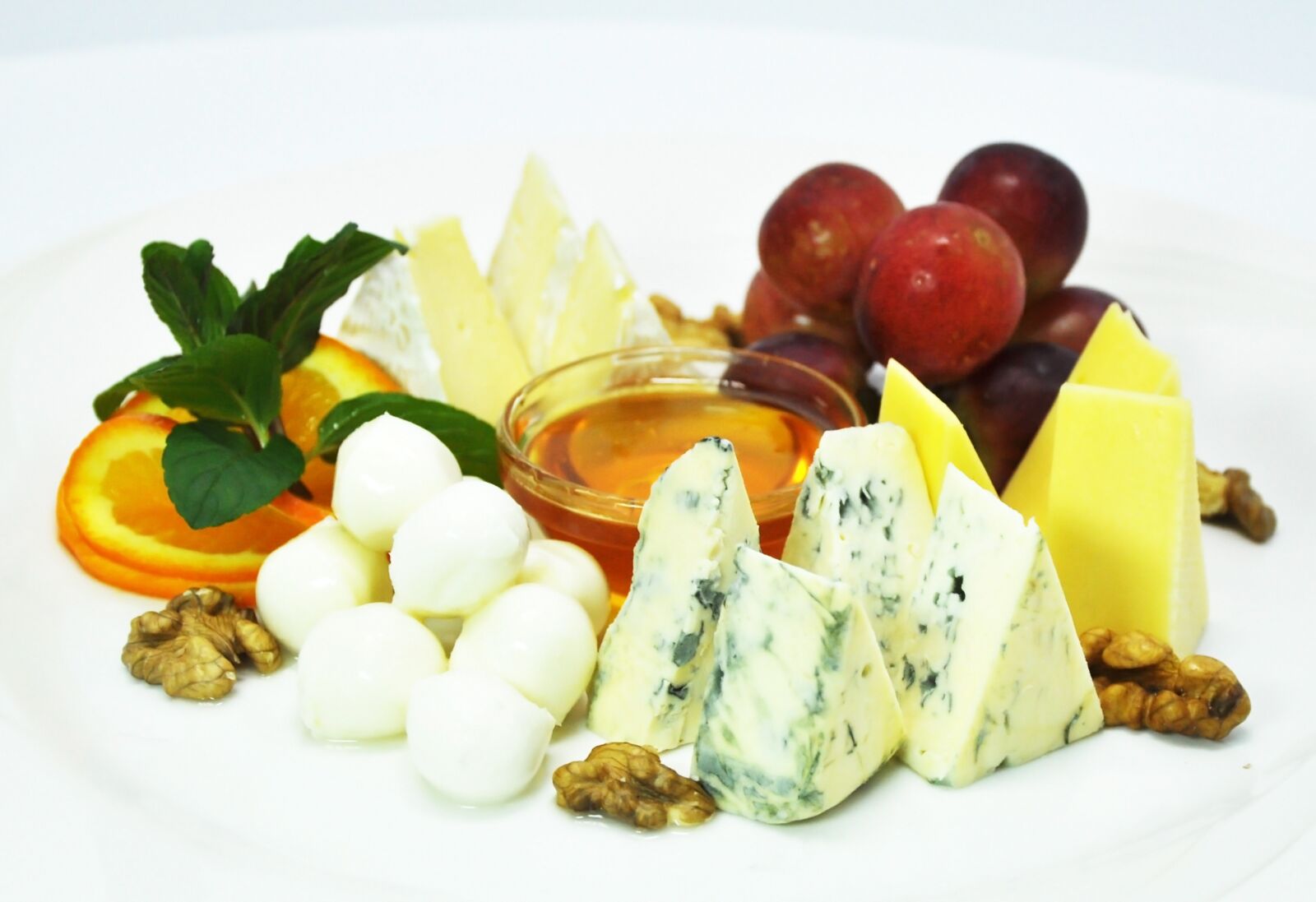Nikon D5000 sample photo. Cheese, mozzarella, nutrition photography