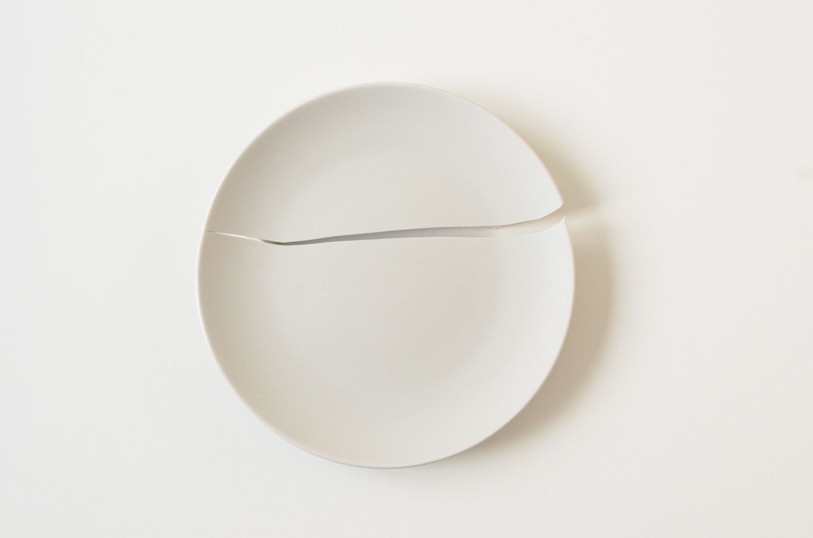 Nikon D5100 sample photo. Plate, broken plate, broken photography