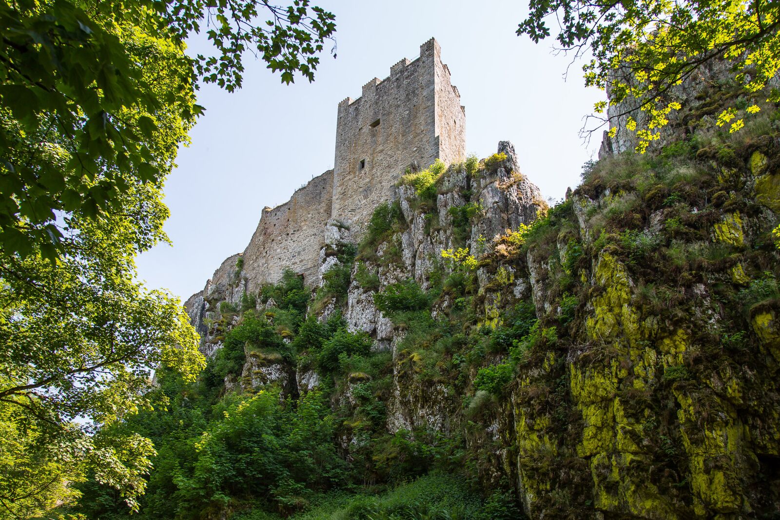 Canon EF 24-105mm F4L IS USM sample photo. White stone, castle, ruin photography