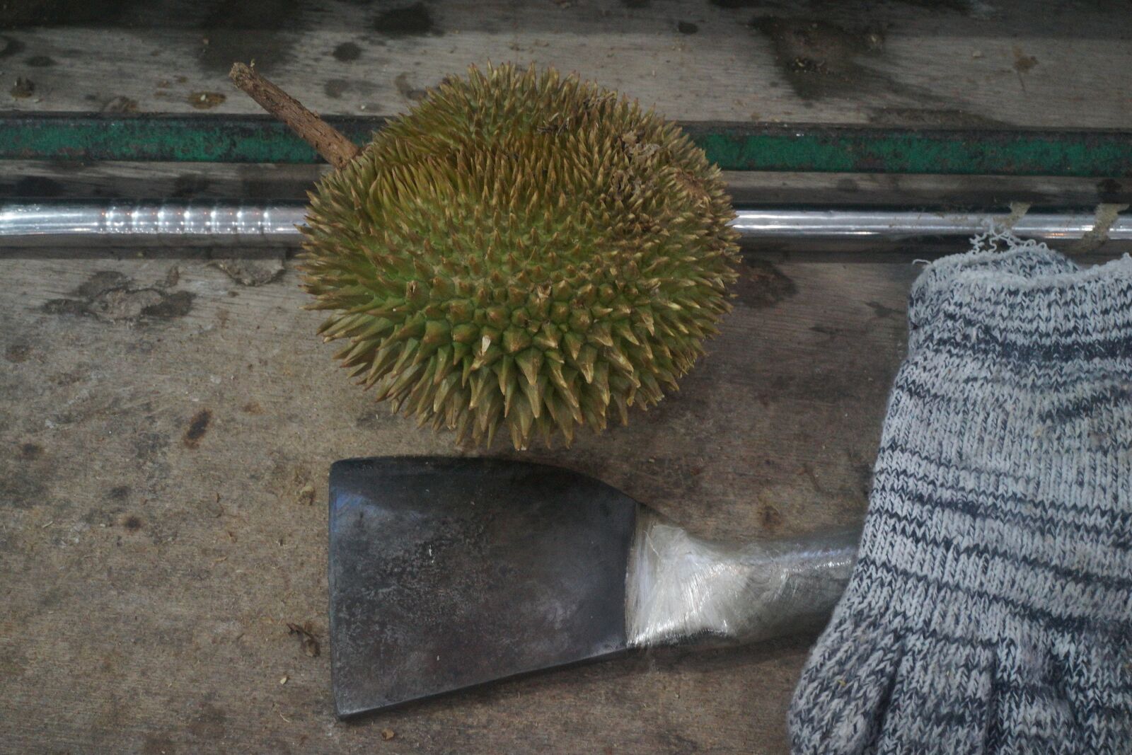 Sony Cyber-shot DSC-RX1R sample photo. Durian chopper, durian fruit photography