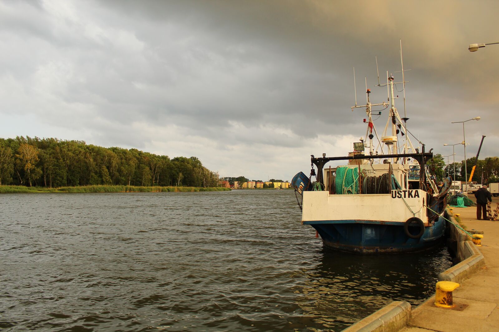 Canon EOS 4000D (EOS Rebel T100 / EOS 3000D) sample photo. Ship, cutter, fishing photography