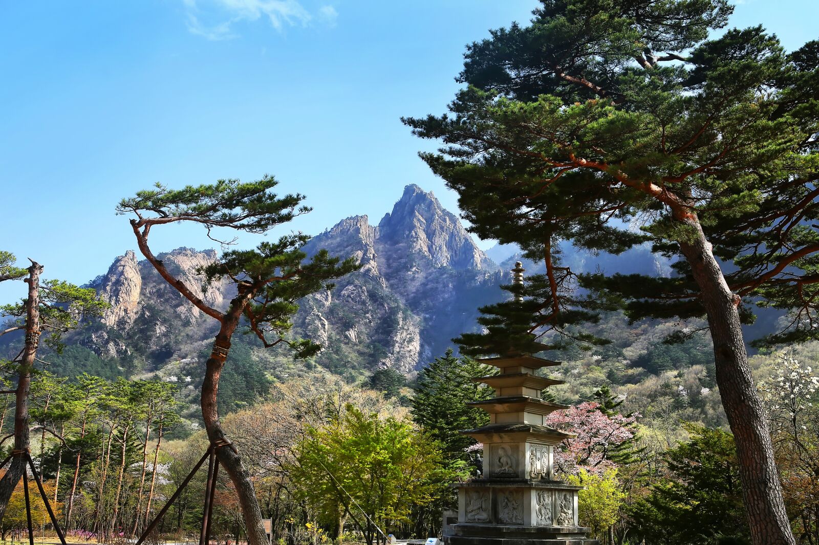 Canon EOS 5D Mark III sample photo. Mt seoraksan, sinheungsa, stone photography